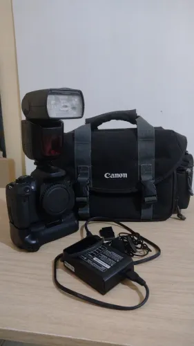 Câmera Canon 700d mais equipamentos fotográficos 1950
