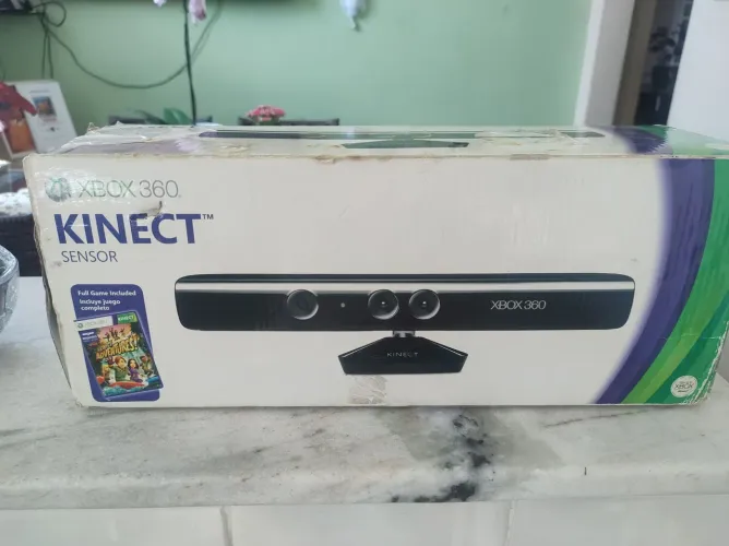Kinect Xbox 360 na caixa 