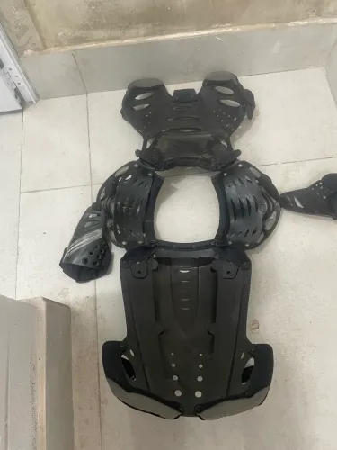 Vendo colete de trilha circuit 