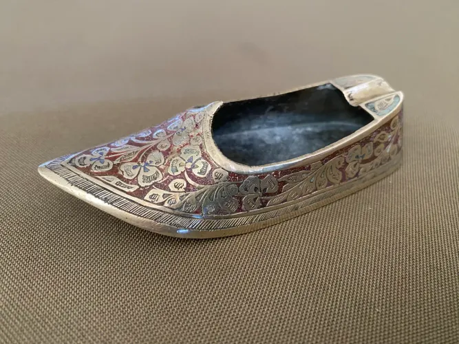 Cinzeiro Indiano - Sapato do Aladdin (Latão)
