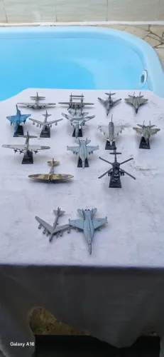 Miniaturas de aviões de guerra