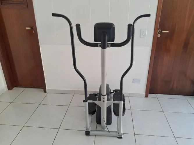 Elíptico Aparelho de exercício ELLIPTICAL Ate 100kg