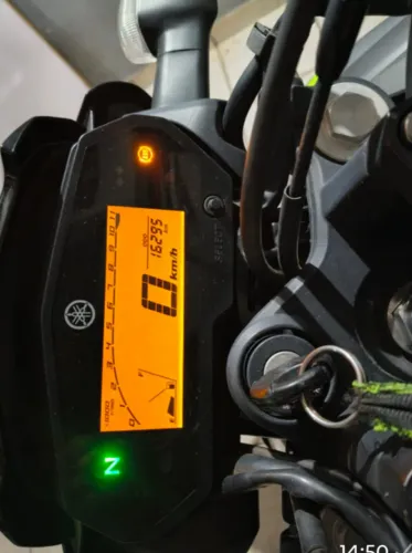 Fz25 Yamaha bem conservada moto de mulher única dona