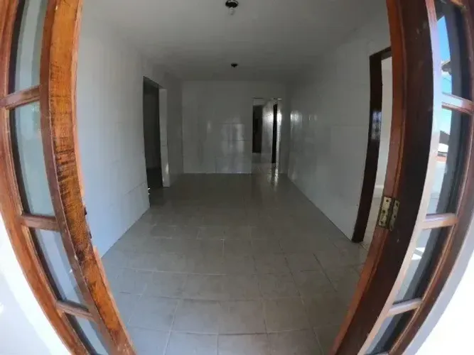 Alugo casa no Expedicionários, próximo a Beira Rio, com 3 quartos, casa grande, bem locali