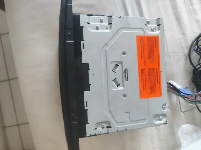 Multimídia Pioneer AVH com TV integrada e entrada para câmera de ré 