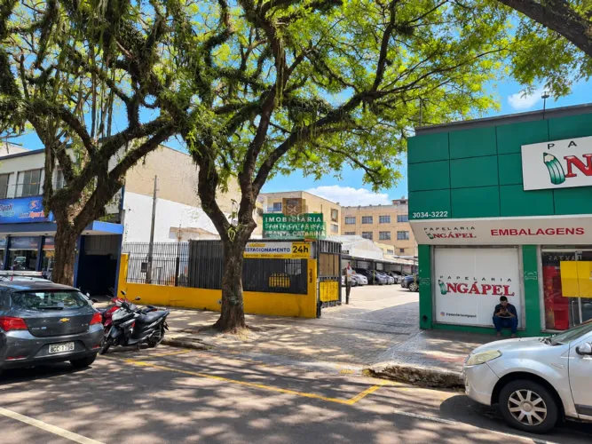 Terreno à venda em Maringá, CENTRO, com 520 m²