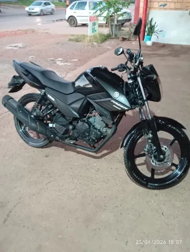 Fazer 150 2022 troco por carro