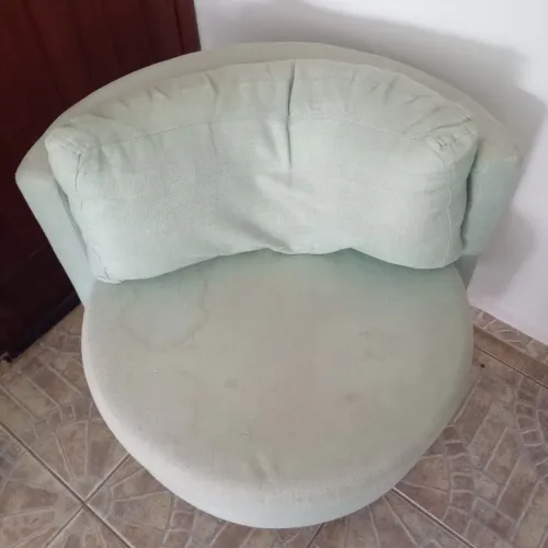 Poltrona e linho giratoria redonda
