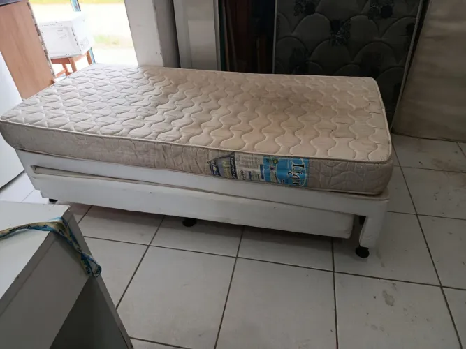 Cama articulada com colchão