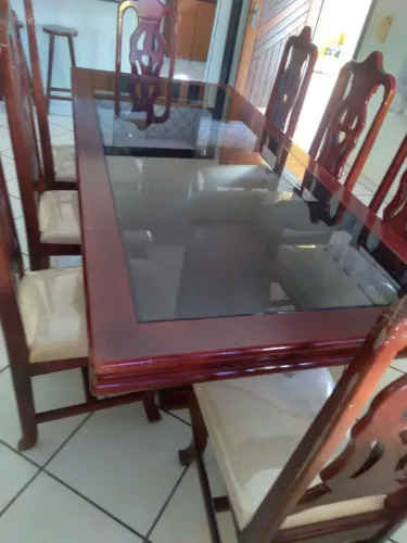 MESA DE JANTAR COM CADEIRAS