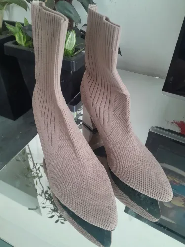 Bota linda beje usada apenas uma vez