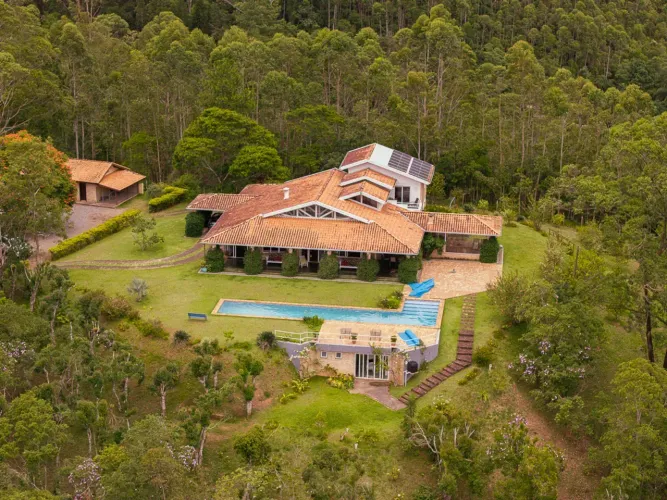 Sítio na montanha com 4 suítes - Santa Isabel - SP