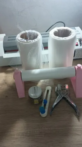 Plastificadora e Laminadora JST PL-320 Suporte para rolo de BOPP/laminação rosa, acompanha