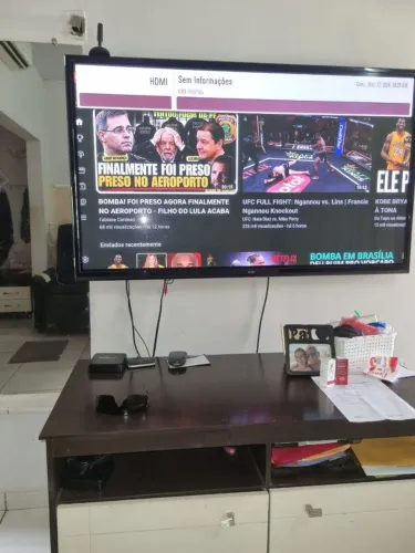 tv 65 polegadas smart, com o aparelho para converter em smartv.que transforma em smart.