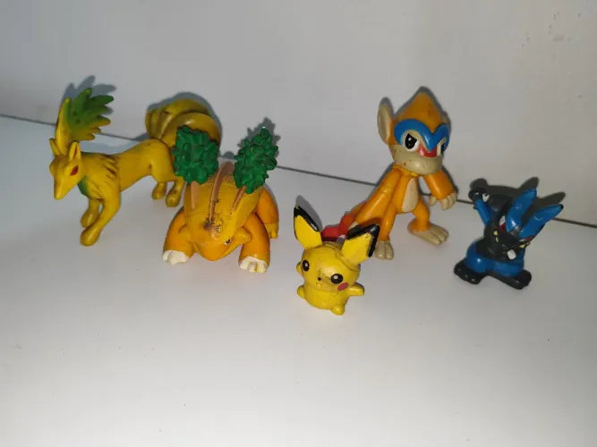 Pokémon 5 figuras