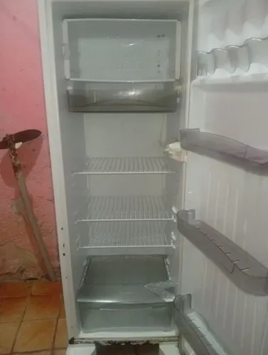 Geladeira esmaltec