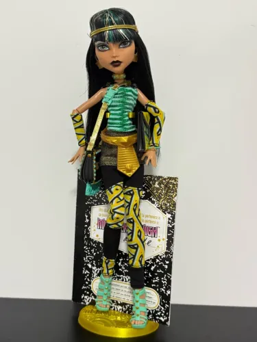 Cléo De Nile Schools Out - Monster High Completa