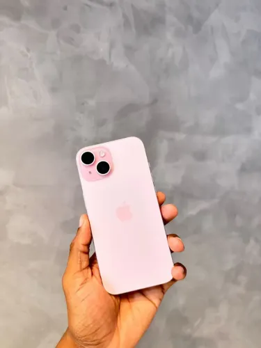 iPhone 15 128GB, bateria 82% aparelho impecável