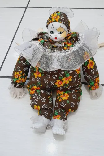 Boneca palhaço Antiga. Não envio. Só para quem for de São Paulo entrego no metrô