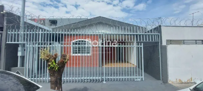 Casa para alugar, 3 quartos, Nossa Senhora Aparecida - Uberlândia/MG - Rotina Imobiliária