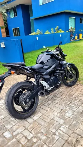 Suzuki GSR 750 serie black