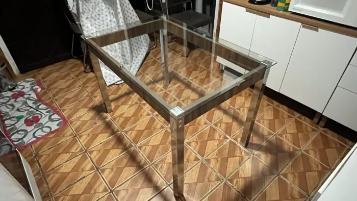 Mesa de Inox com tampo de vidro 4 lugares