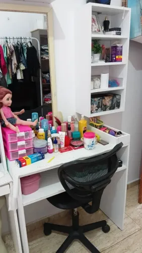 Mesa nicho e cadeira