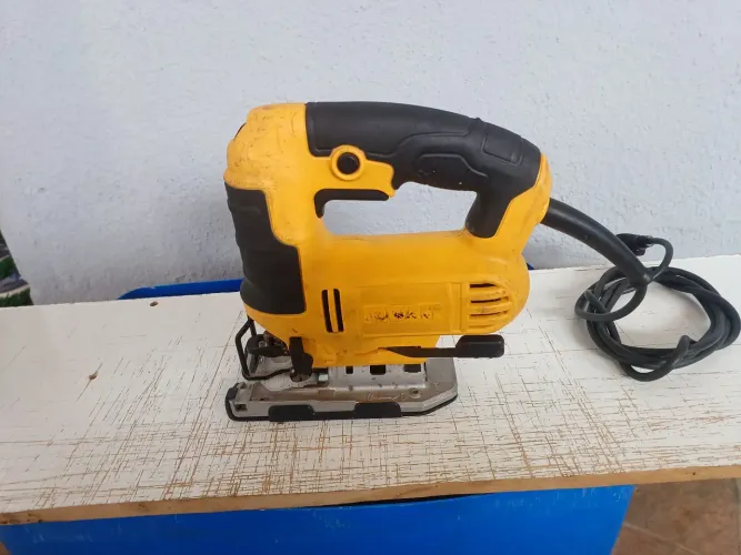 TICO-TICO DEWALT DW300 650W 