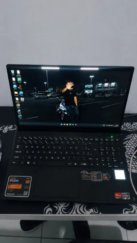 Notebook R15M | Ryzen 7 | 16GB DE RAM | 256GB SSD NVME