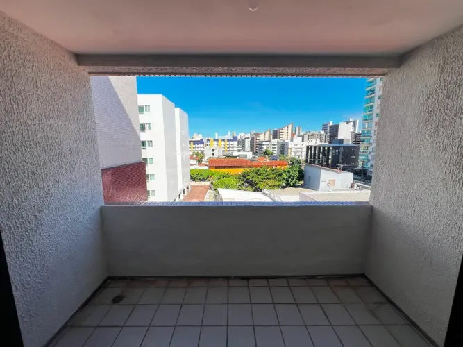 APARTAMENTO A 50 METROS DO MAR COM 58,94m² C 01 SUÍTE, VARANDA, SALA E COZINHA GRANDES