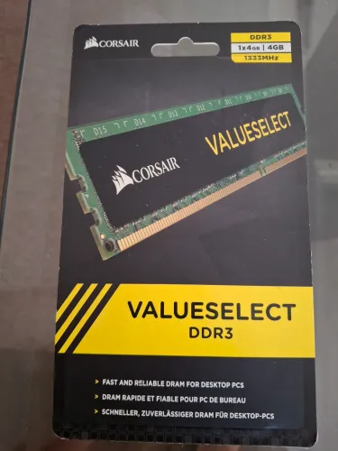 DDR 3 CORSAIR 4GB