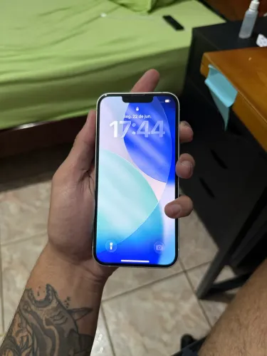 iPhone 13 128gb (Na garantia)