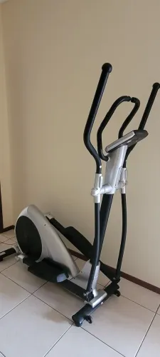 Elíptico Kikos 9200 - em ótimo estado