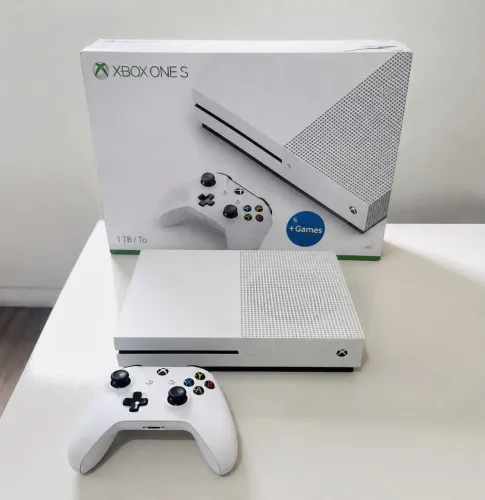 Xbox One S 1TB Branco + Controle Original | Excelente Estado | Pronto para Jogar