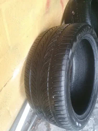 Vendo pneus usados quatro aro 305/40/22 siny + dois pneus scorpion 265/50/20 tratar ZAP.