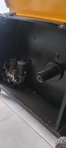 Máquina de solda profissional MiG 