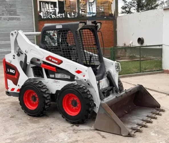 Mini carregadeira Bobcat s510 ano 2018