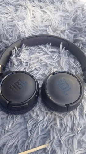 Vende-se fome de ouvido via Bluetooth JBL pouco tempo de uso original