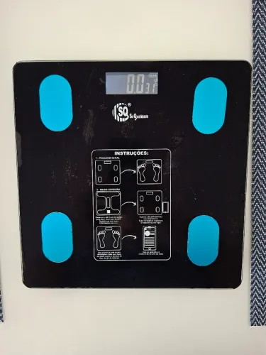 VENDO BALANÇA DIGITAL DE VIDRO TEMPERADO - Suporta até 180 kg