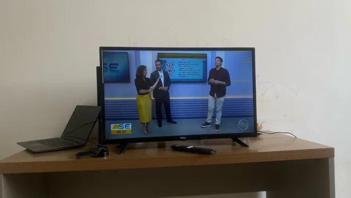 Smart TV Philco - Ótimo estado + Controle Remoto