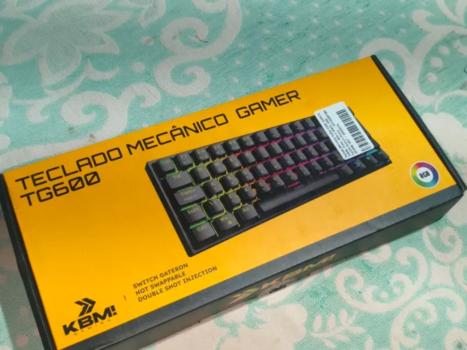 Vendo teclado Gamer KBM TG600 60%