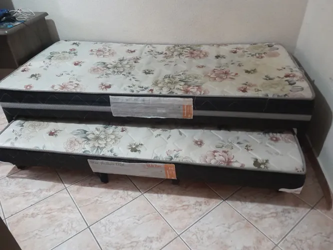 Cama de solteiro + cama auxiliar
