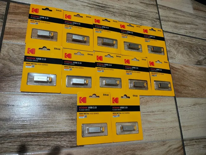 Lote 10 Pendrives 64 GB KODAK. Produtos originais e lacrados!
