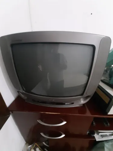 TV LG 20 POLEGADAS TUBO COM CONVERSOR DIGITAL.
