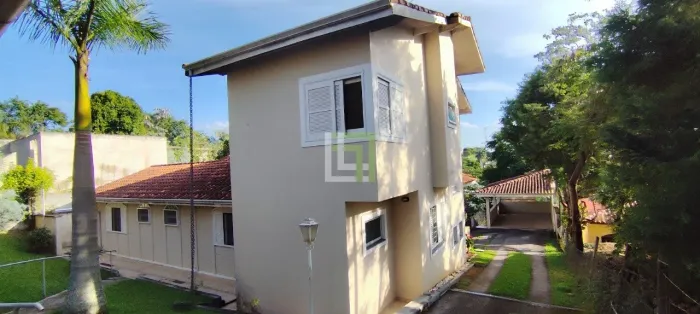 Linda Casa em Condomínio no Parque da Fazenda