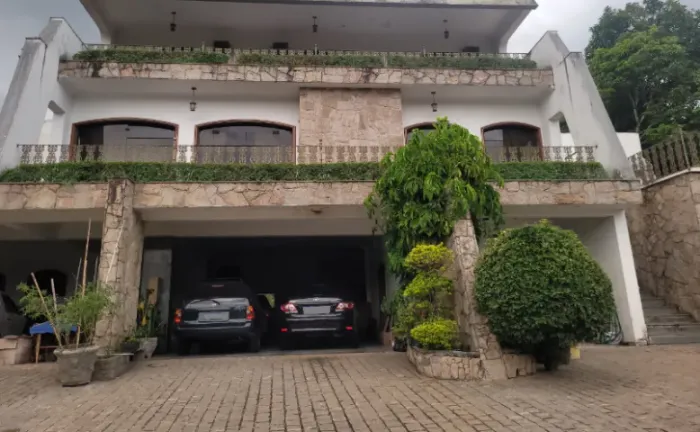 Casa de Alto Padrão em Condomínio III em Arujá - SP
