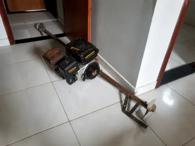 Venda de motor de barco com rabeta
