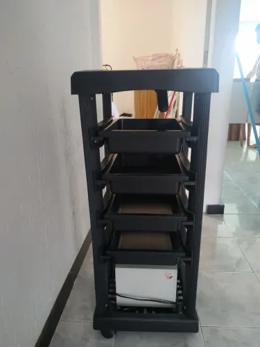 Carinho auxiliar para salão 