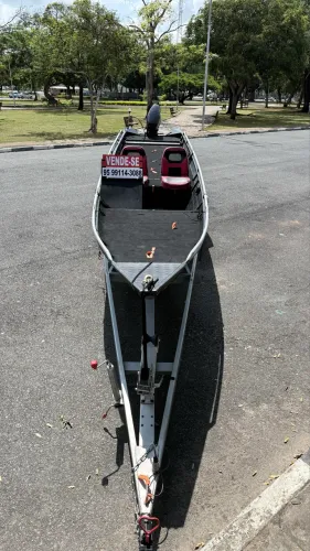 Barco/ motor 30 HP Yamaha + carretinha emplacada.