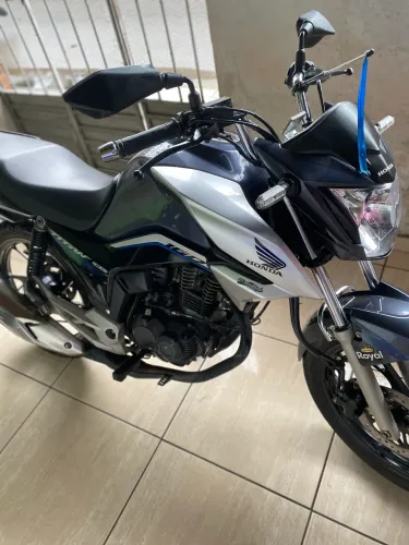 Moto titan 160 pra venda e troca